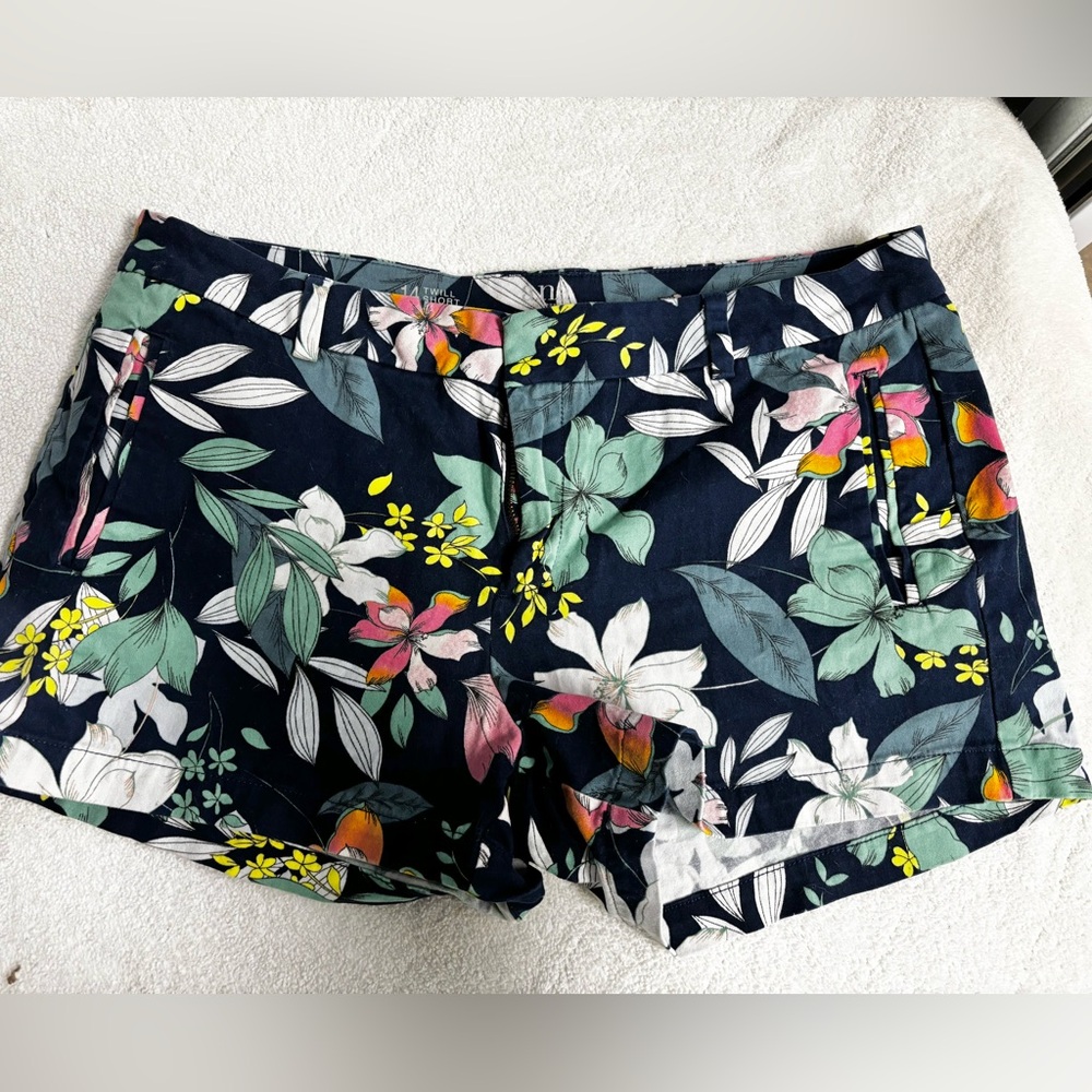 a.n.a Floral Women's Shorts - Navy and Multicolor